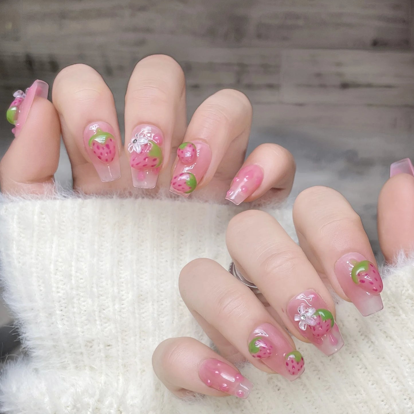 Sweet Berry Fields - 10pcs Handmade Fake Press on Nails